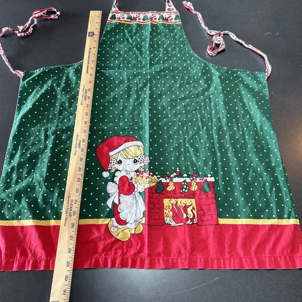 Vtg 90s Precious Moments Christmas Full Apron Green‎ Red Fireplace Stockings